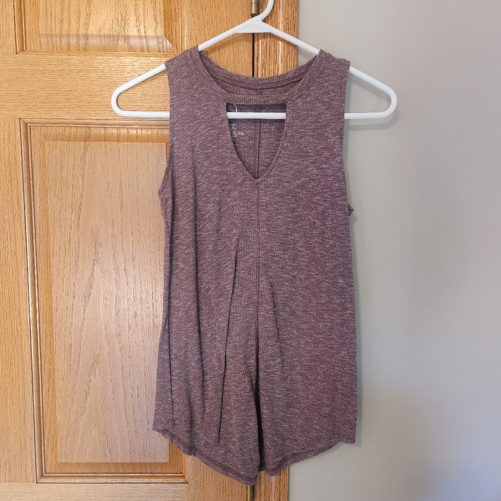 Maurices Tank - Picture 1 of 5